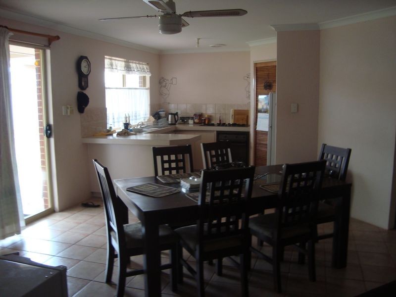 8 Werloo Court, Leda WA 6170