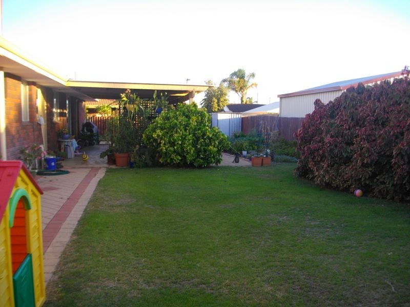 3 Bayshore Place, Safety Bay WA 6169