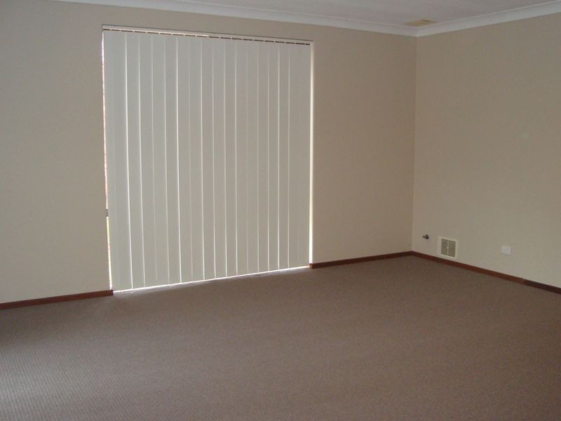 33 Pollard Way, Warnbro WA 6169