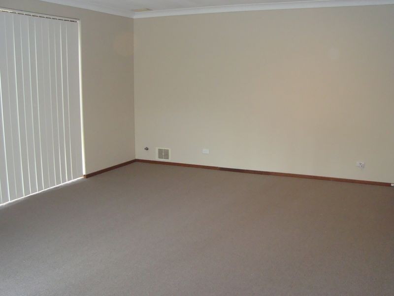 33 Pollard Way, Warnbro WA 6169