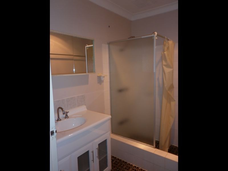 35 Tanson Road, Parmelia WA 6167