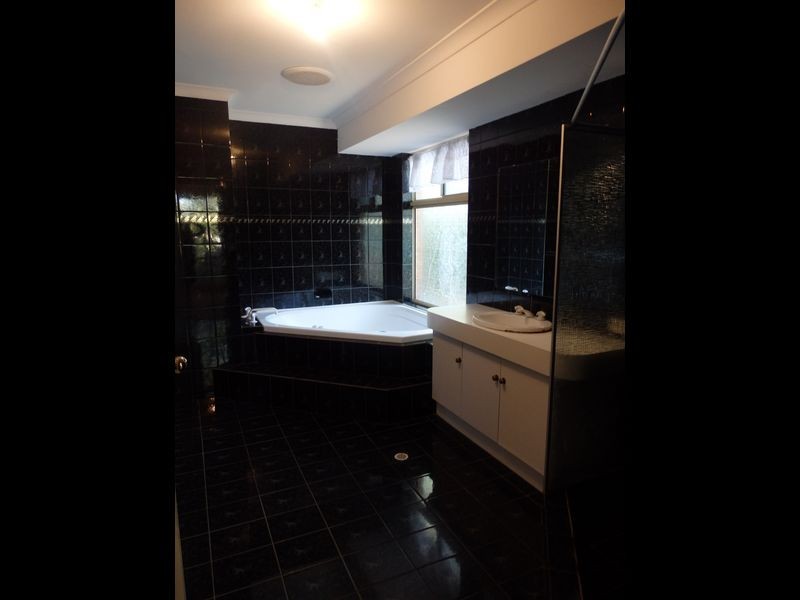 20 Edwards Street, Leda WA 6170