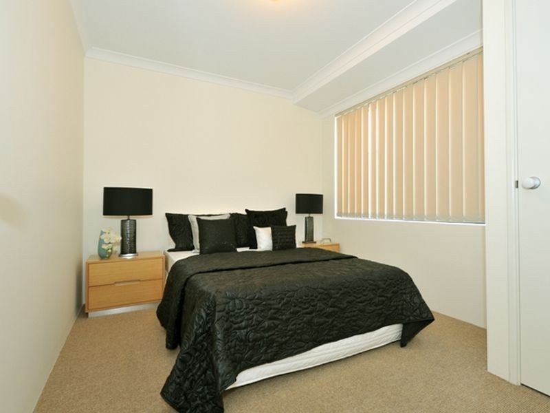 4 Addlestone Brace, Wellard WA 6170