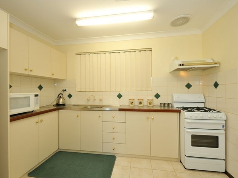 19 Chisham Avenue, Parmelia WA 6167