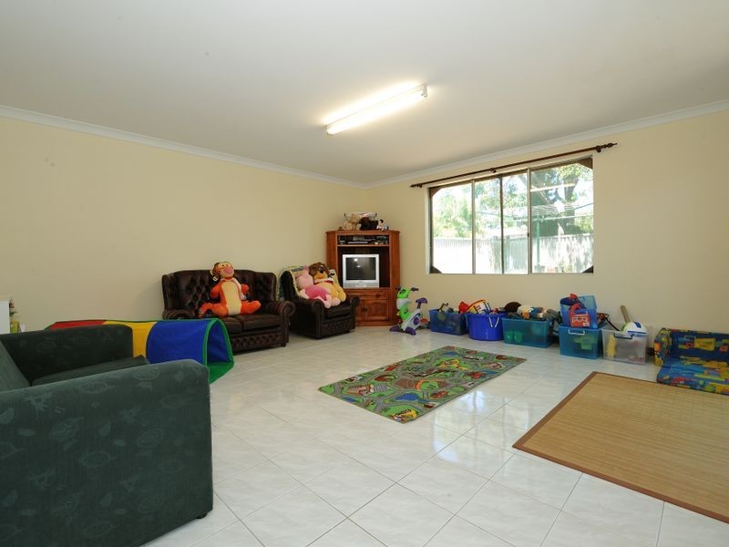 130 Sulphur Road, Orelia WA 6167