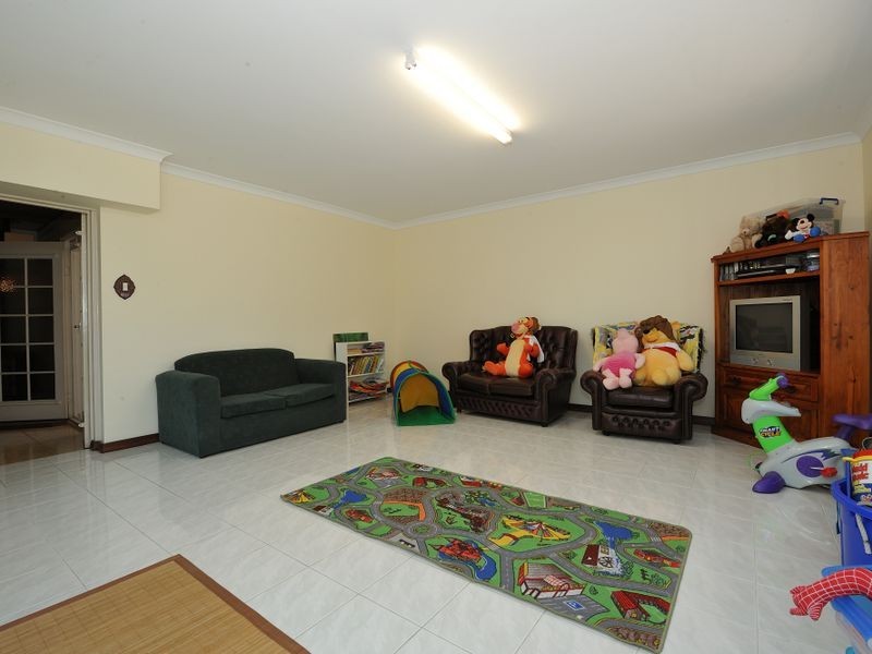 130 Sulphur Road, Orelia WA 6167