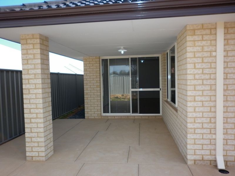 14 Halstead Turn, Wellard WA 6170