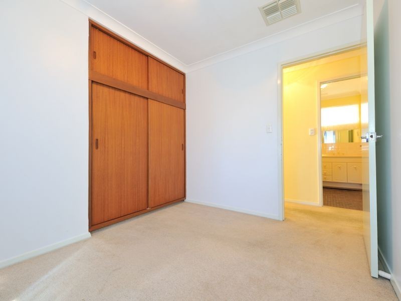 30 Adamson Road, Parmelia WA 6167