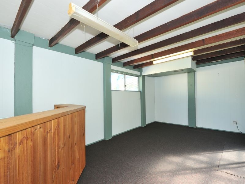 30 Adamson Road, Parmelia WA 6167