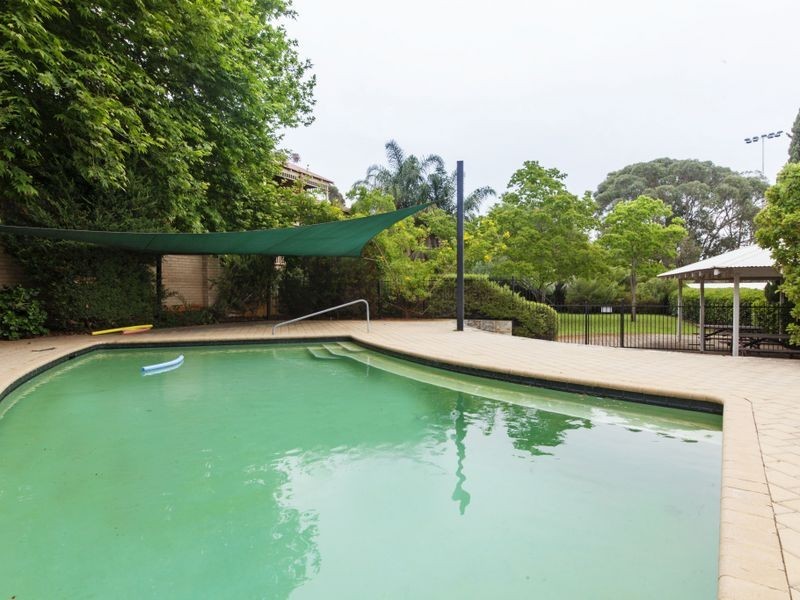 20/4 Canham Way, Orelia WA 6167