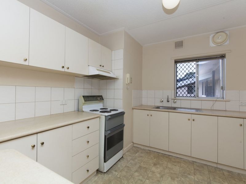 20/4 Canham Way, Orelia WA 6167