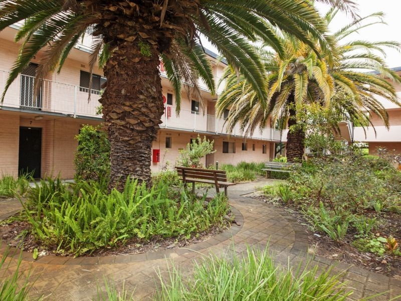 20/4 Canham Way, Orelia WA 6167