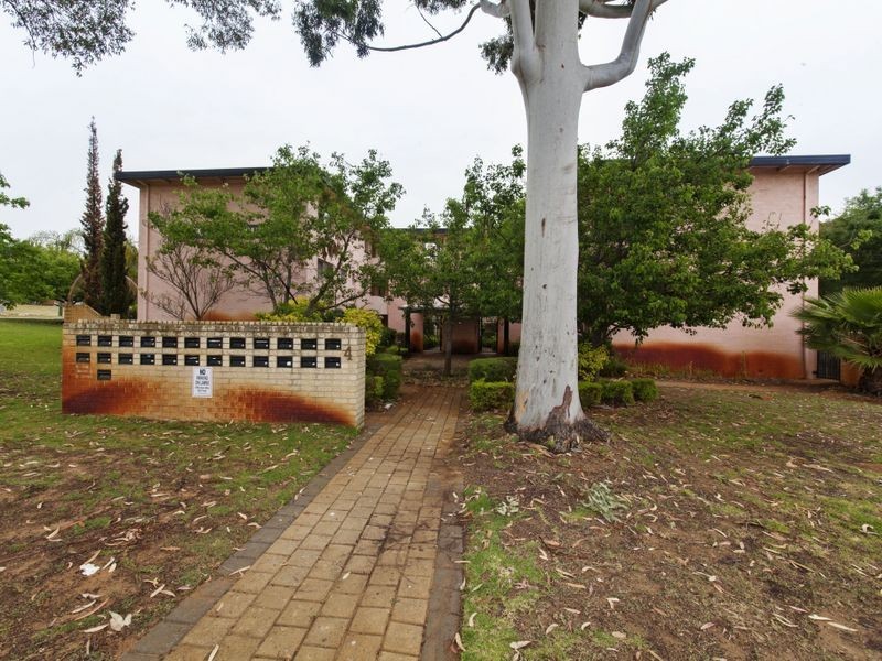 20/4 Canham Way, Orelia WA 6167