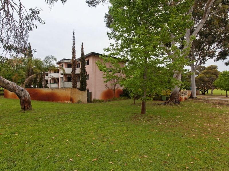 20/4 Canham Way, Orelia WA 6167