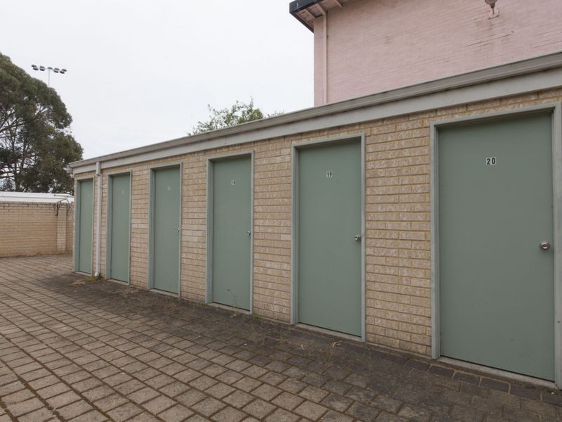 20/4 Canham Way, Orelia WA 6167