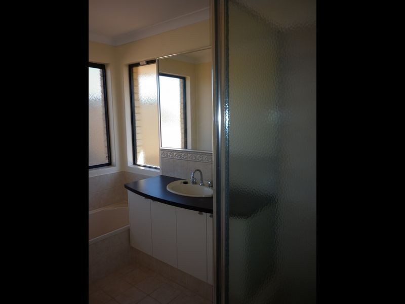 15 Eliza Way, Bertram WA 6167