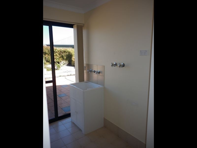 15 Eliza Way, Bertram WA 6167