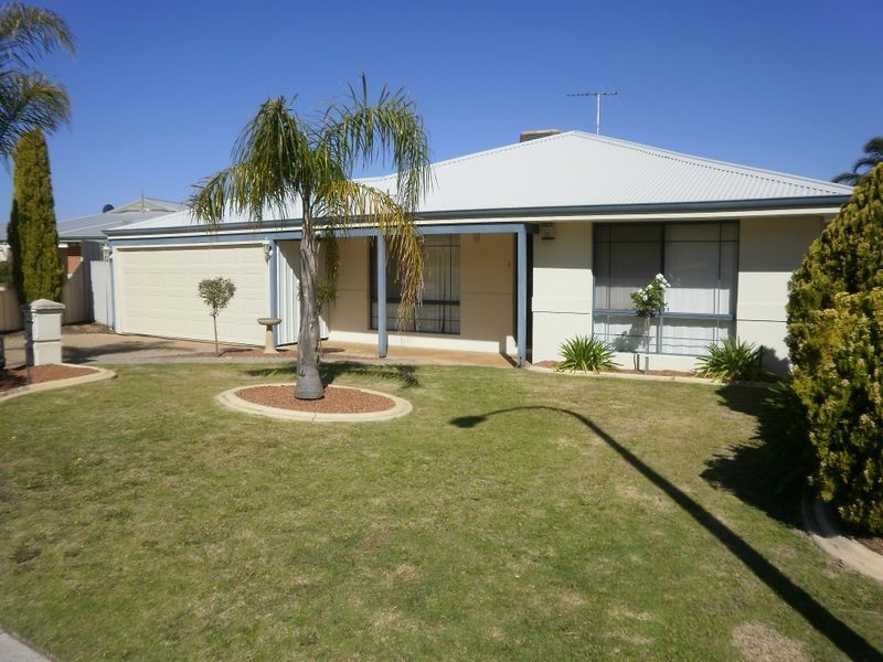 34 Oakfield Gardens, Parmelia WA 6167