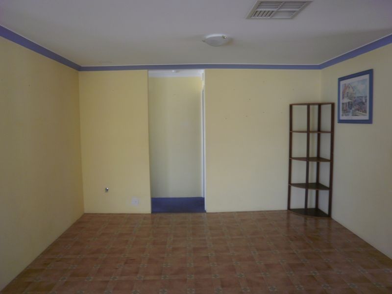 34 Oakfield Gardens, Parmelia WA 6167