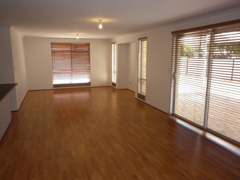 2 Garret Corner, Parmelia WA 6167