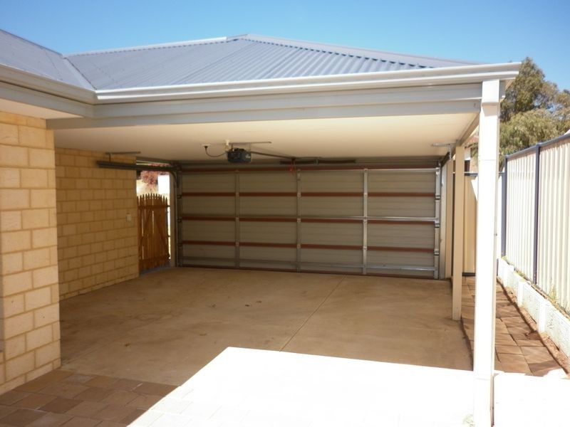 2 Garret Corner, Parmelia WA 6167