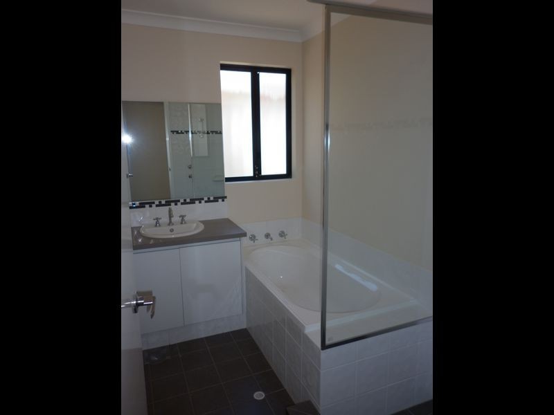 72a Summerton Road, Calista WA 6167