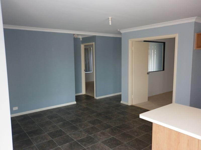 8 Kabarri Crescent, Bertram WA 6167