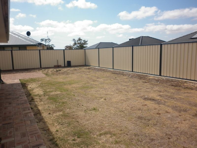 8 Kabarri Crescent, Bertram WA 6167