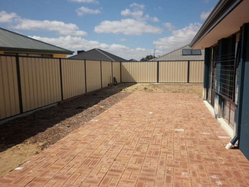 8 Kabarri Crescent, Bertram WA 6167