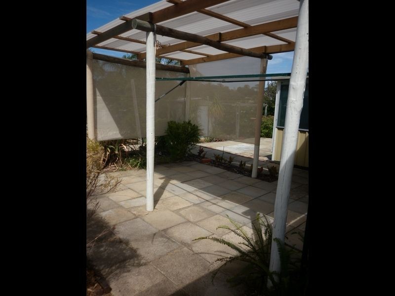 18 Morrit Way, Parmelia WA 6167