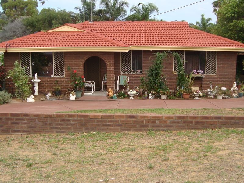 35 Tanson Road, Parmelia WA 6167