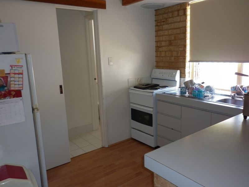 2 Riley Place, Leda WA 6170