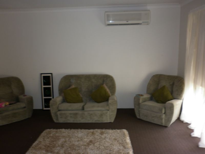 2 Riley Place, Leda WA 6170