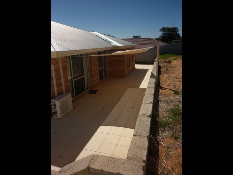 31 Djilba View, Leda WA 6170