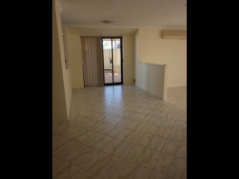 23 Oakfield Gardens, Parmelia WA 6167