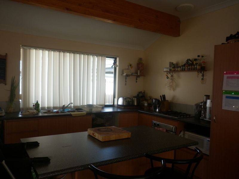 16 Fitzsimmonds Place, Leda WA 6170