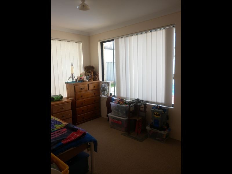 16 Fitzsimmonds Place, Leda WA 6170