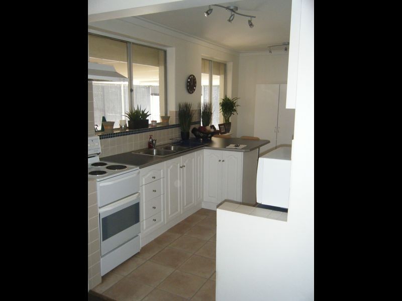 29 Barron Way, Orelia WA 6167