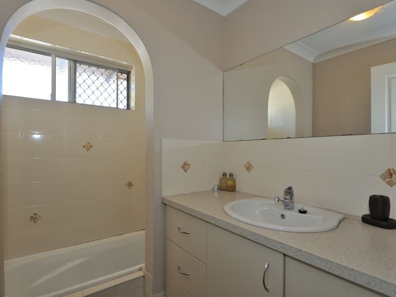 136 Sulphur Road, Parmelia WA 6167