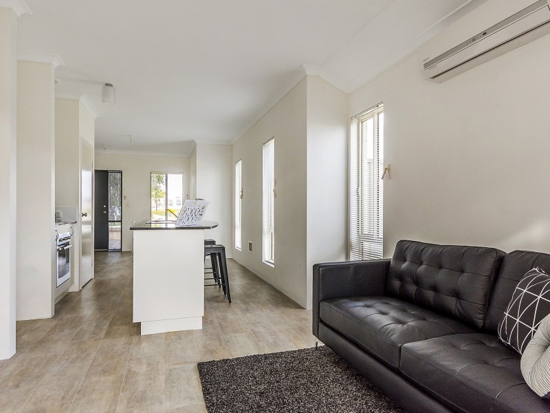 417 Lambeth Circle, Wellard WA 6170