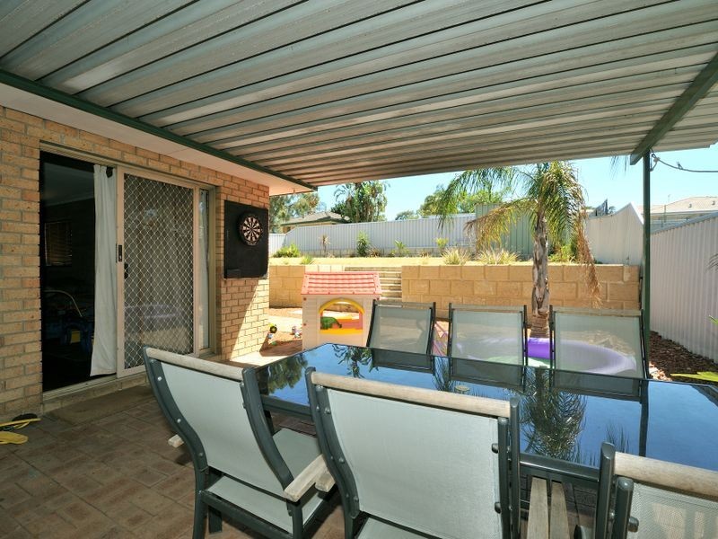 9 The Ramble, Parmelia WA 6167