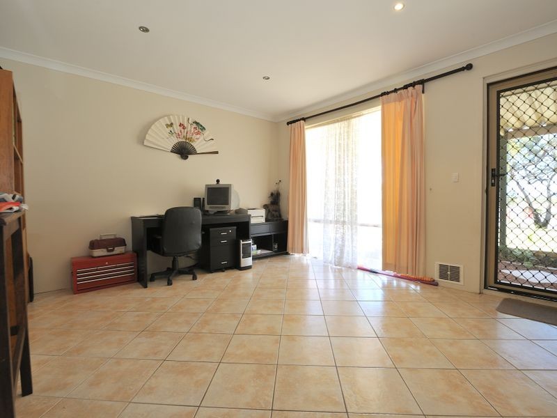9 The Ramble, Parmelia WA 6167