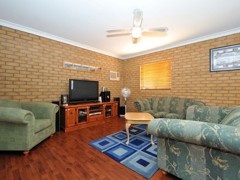 9 The Ramble, Parmelia WA 6167