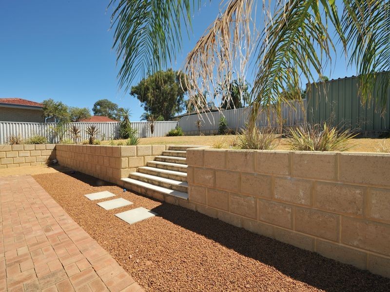 9 The Ramble, Parmelia WA 6167