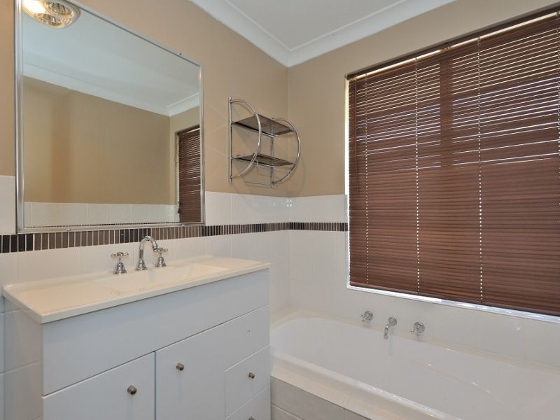 19 Conellan Terrace, Parmelia WA 6167