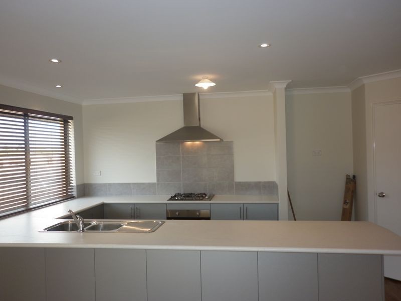 3 Garnet Way, Wellard WA 6170