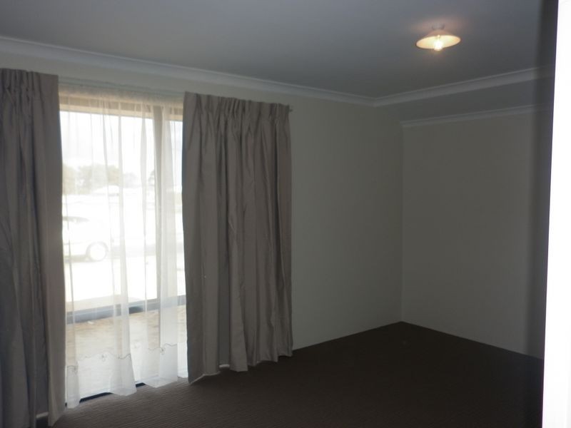 3 Garnet Way, Wellard WA 6170