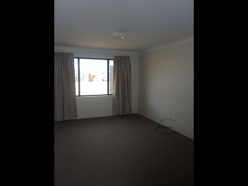 3 Garnet Way, Wellard WA 6170