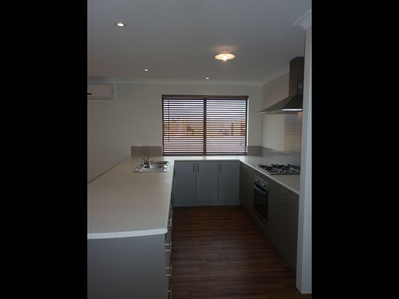 3 Garnet Way, Wellard WA 6170