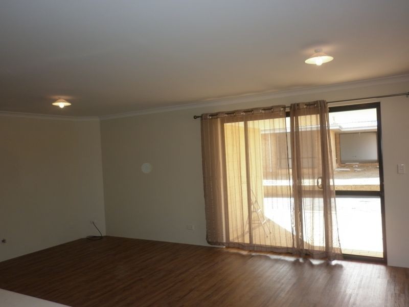 3 Garnet Way, Wellard WA 6170